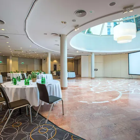 Hotel Radisson Blu Sobieski 4*